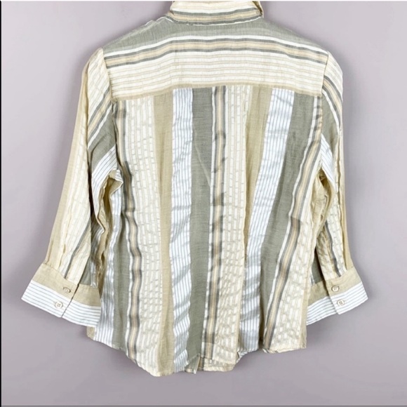 🌿Mossimo Gold Button Down Blouse - Picture 5 of 5